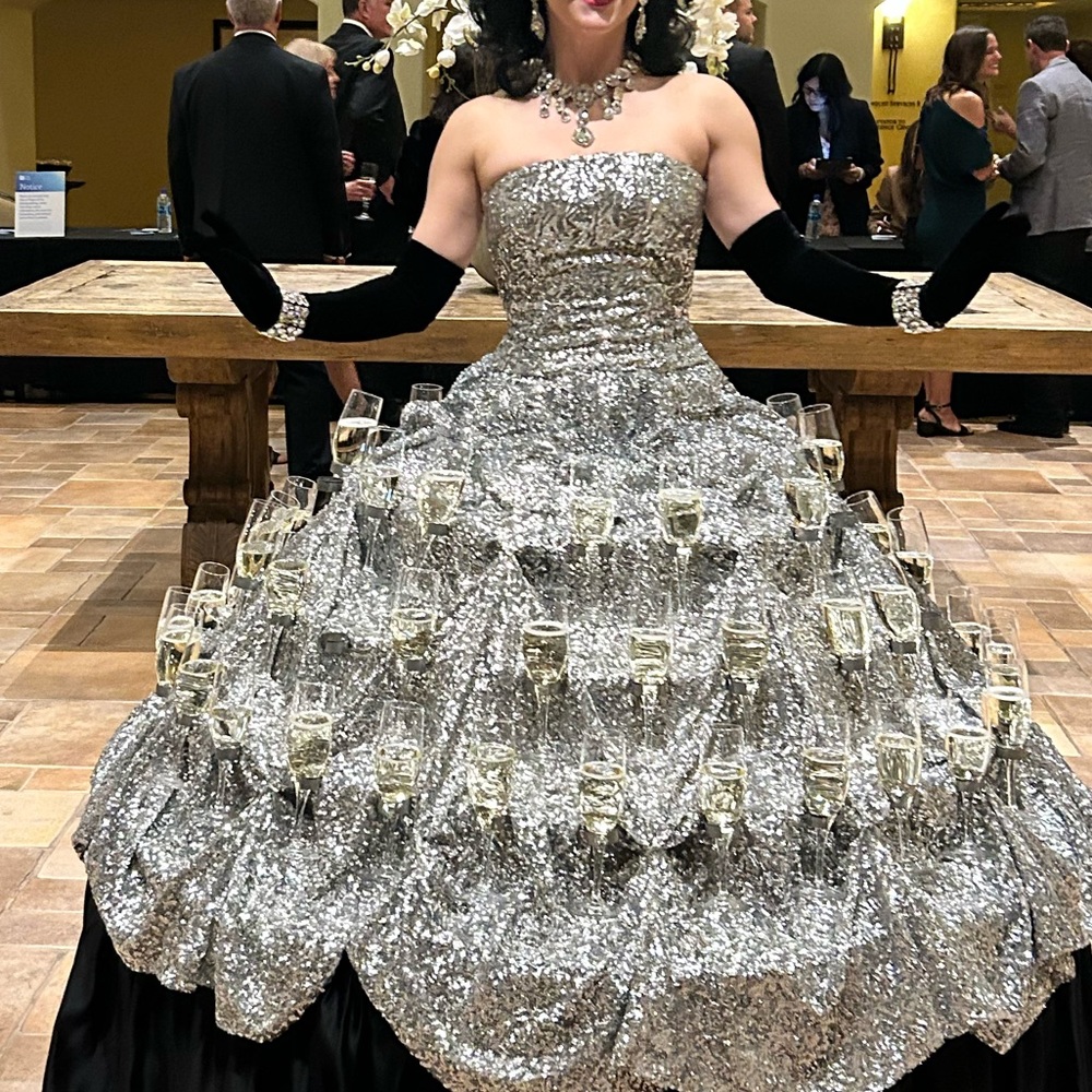 Meet your Posher, Nora